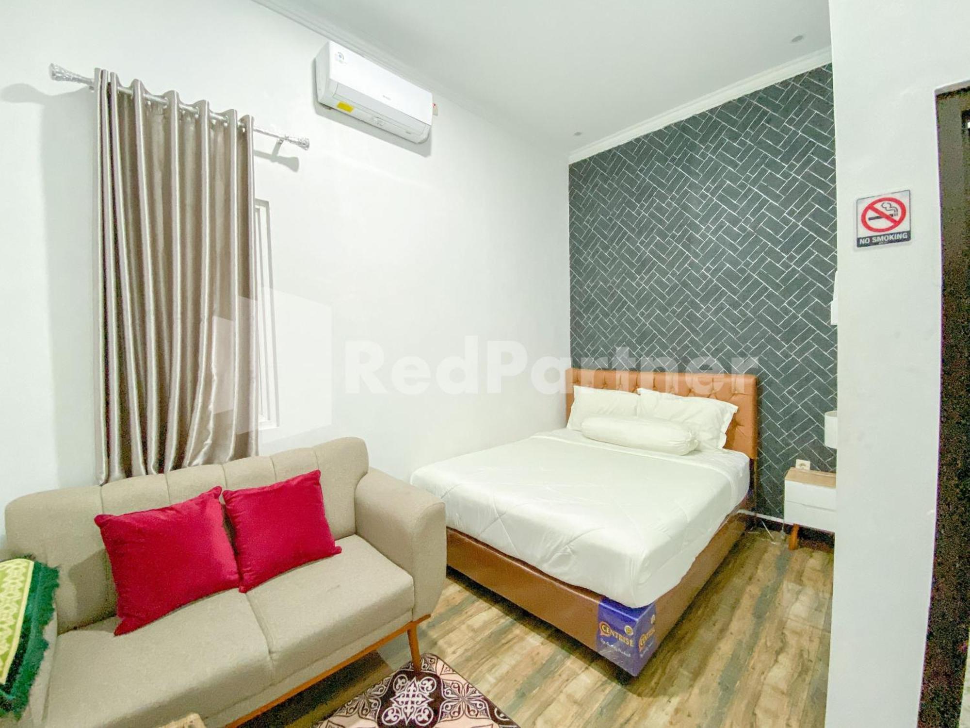Hotel House N Coffee 55 Temanggung Redpartner Esterno foto