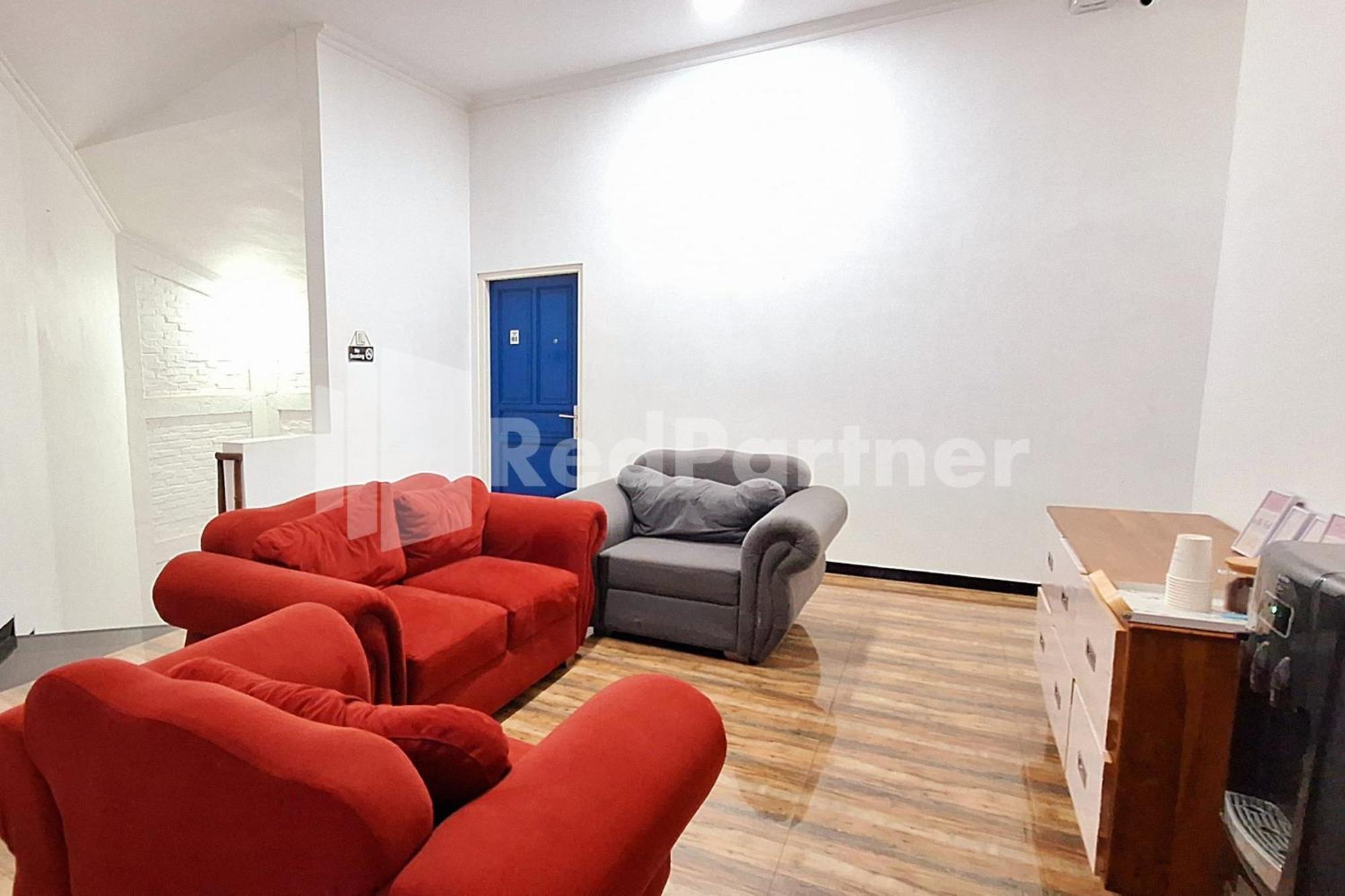 Hotel House N Coffee 55 Temanggung Redpartner Esterno foto