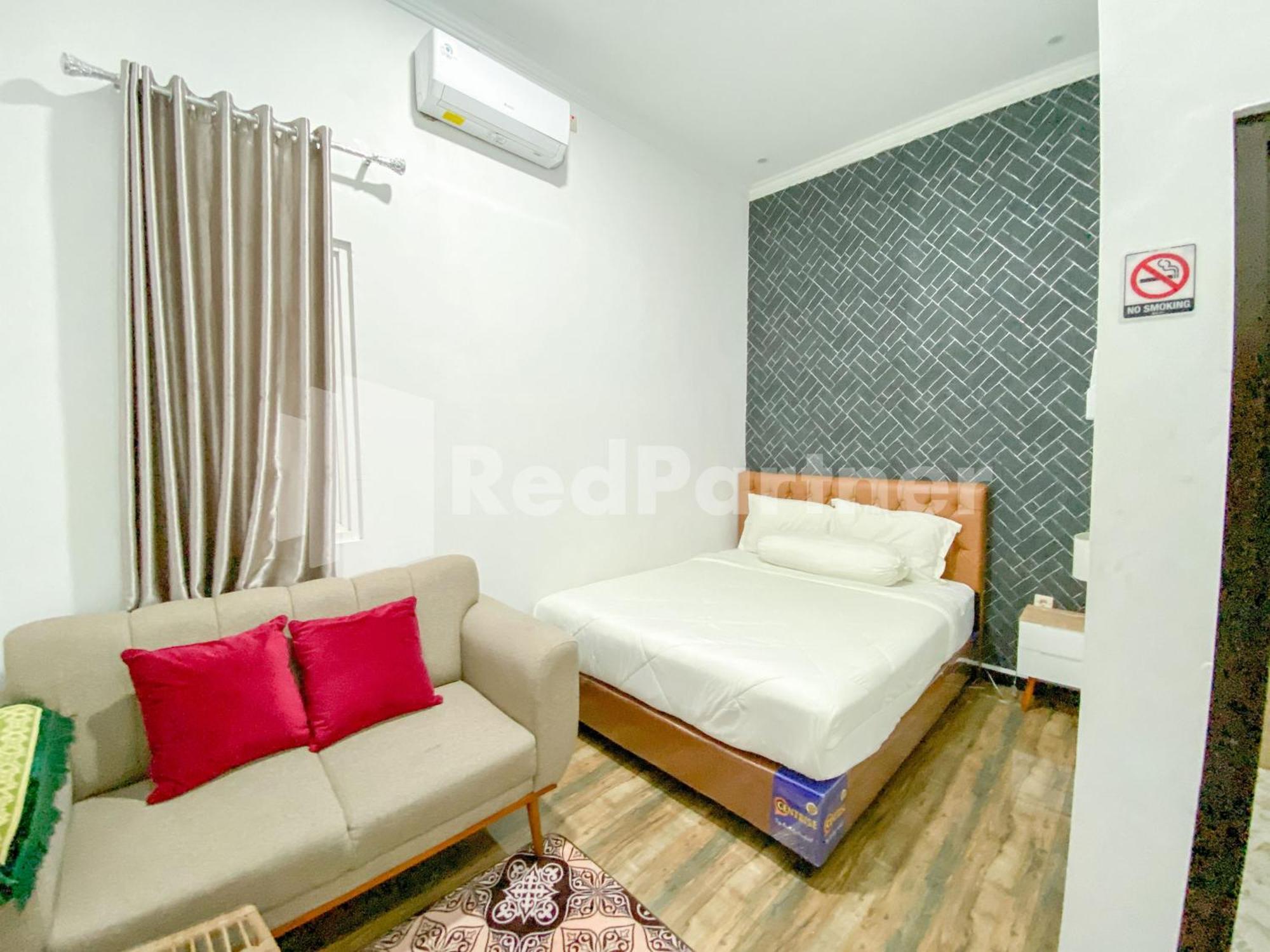 Hotel House N Coffee 55 Temanggung Redpartner Esterno foto